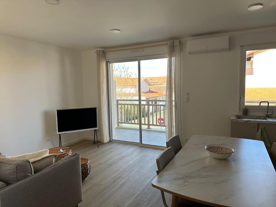 Tres Bel Appartement Neuf - Parking Et Terrasse Біскарросс Екстер'єр фото